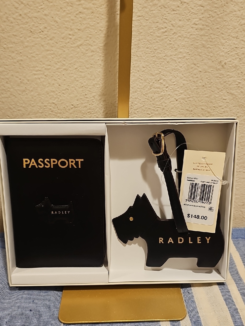 Bradley Passport holder with luggage tag